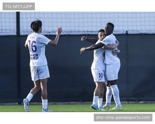 大连英博客场作战能力提升 连续客场取胜展现韧性 大连英博客场作战能力提升 连续客场取胜展现韧性